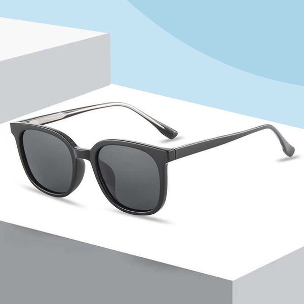 korean fashionable new tr90 polarized inserted sunglasses male and female drivers can match sunglasses, White;black
korean fashionable new tr90 polarized inserted sunglasses male and female drivers can match sunglasses, White;black