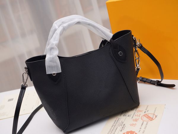 luxury designer totes leather hina perforation bags fashion classic handbags for women purse with pouch wallet woman shopping shoulder bag
luxury designer totes leather hina perforation bags fashion classic handbags for women purse with pouch wallet woman shopping shoulder bag