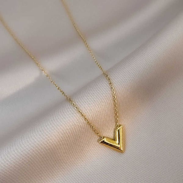 fashion three-dimensional letter v steel niche design french minimalist temperament collarbone chain personalized pendant necklace, Silver
fashion three-dimensional letter v steel niche design french minimalist temperament collarbone chain personalized pendant necklace, Silver