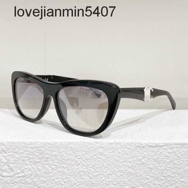 2023 fashion sunglasses factory 50% retail xiaoxiangjia's new fashion box plate sunglass and star ch9095, White;black
2023 fashion sunglasses factory 50% retail xiaoxiangjia's new fashion box plate sunglass and star ch9095, White;black