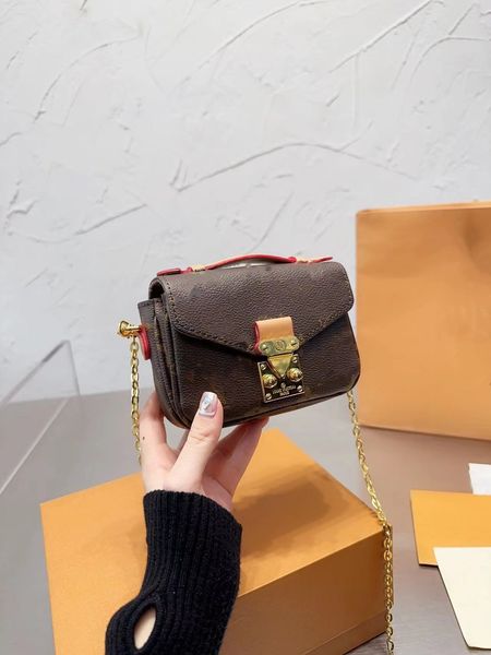 micro metis chain shoulder bags mini messenger handbag iconic s-lock clasp cross body flaps monograms empreinte leather pochette purse m8138
micro metis chain shoulder bags mini messenger handbag iconic s-lock clasp cross body flaps monograms empreinte leather pochette purse m8138