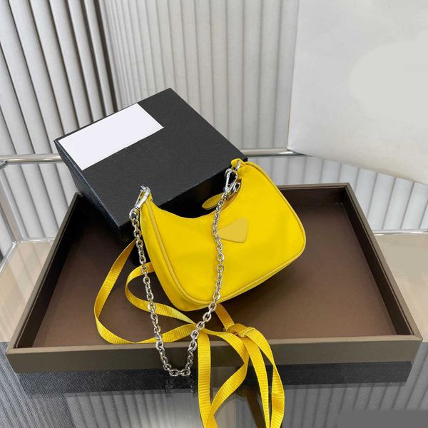 mini nylon designer bags woman luxurys handbags lady crossbody tote hobo shoulder purses handbags bagss silver chain wallet 230318
mini nylon designer bags woman luxurys handbags lady crossbody tote hobo shoulder purses handbags bagss silver chain wallet 230318