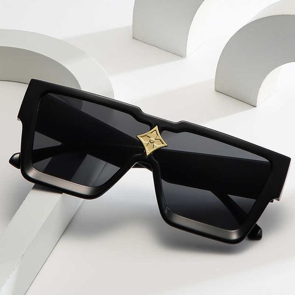 fashion show modern men's large frame square shade sunglasses personality star decorative glasses, White;black
fashion show modern men's large frame square shade sunglasses personality star decorative glasses, White;black
