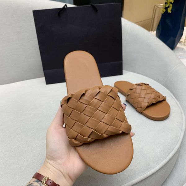 outdoor beach shoes coachs bottegas fashion flat slippers women designer summer slides leisure sandals tv03
outdoor beach shoes coachs bottegas fashion flat slippers women designer summer slides leisure sandals tv03