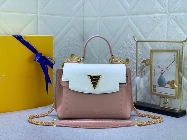 2024 luxury tote bag designers bags embossing bags women bags handbag messenger genuine leather elegant shoulder messenger bag
2024 luxury tote bag designers bags embossing bags women bags handbag messenger genuine leather elegant shoulder messenger bag