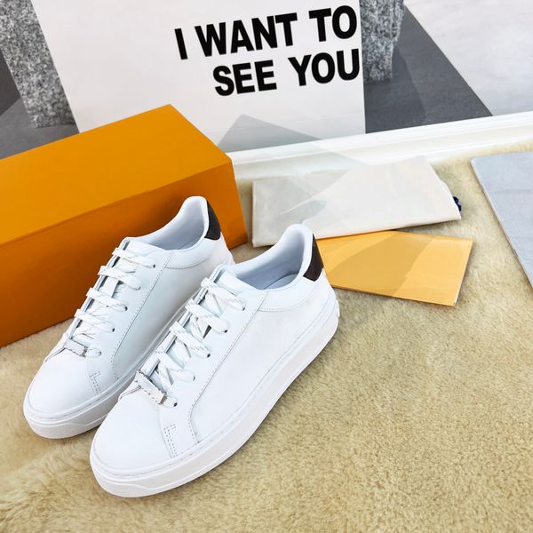 high-quality thick soled lace-up sneakers fashion flip leather breathable low-shoes classic color matching basketball shoes
high-quality thick soled lace-up sneakers fashion flip leather breathable low-shoes classic color matching basketball shoes