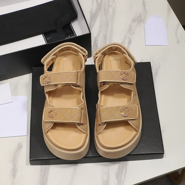 designer beach shoes cc sandals women outdoor slippers luxury slides fashion slipper summer classics sandal a1u8
designer beach shoes cc sandals women outdoor slippers luxury slides fashion slipper summer classics sandal a1u8