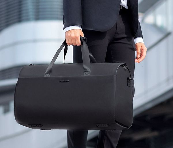 multifunctional suit storage bag with side pockets large capacity business black duffel travel bag outdoor travel bag for men
multifunctional suit storage bag with side pockets large capacity business black duffel travel bag outdoor travel bag for men