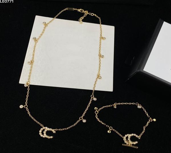 classic fashion jewelry set necklace bracelet luxury ladies wedding gift47647316, Silver
classic fashion jewelry set necklace bracelet luxury ladies wedding gift47647316, Silver