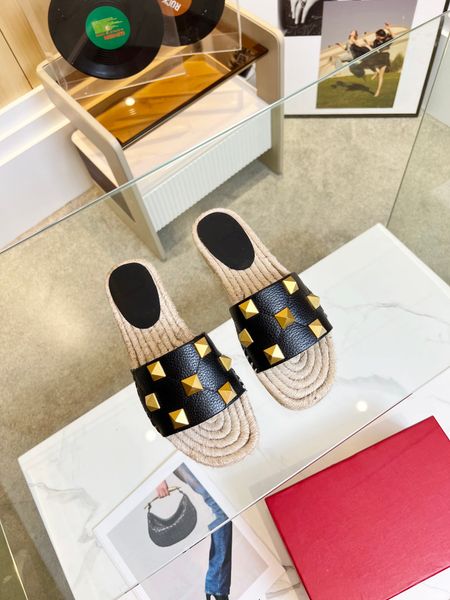 fashion hollowed out peep-toe beach holiday slippers designer style high-quality straw studded sandals, Black
fashion hollowed out peep-toe beach holiday slippers designer style high-quality straw studded sandals, Black