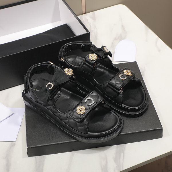 designer beach shoes cc sandals women outdoor slippers luxury slides fashion slipper summer classics sandal api
designer beach shoes cc sandals women outdoor slippers luxury slides fashion slipper summer classics sandal api