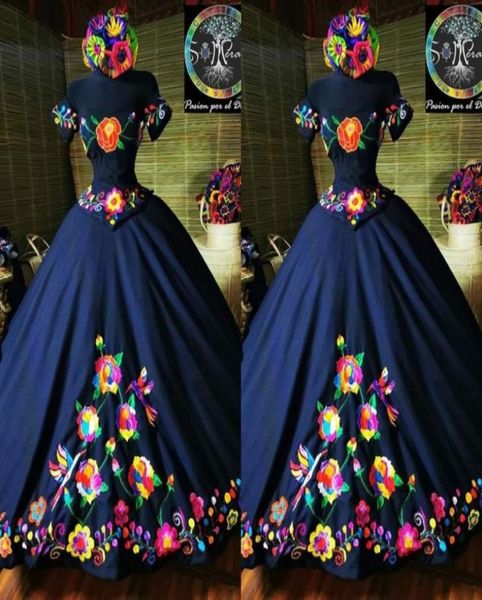 2022 fashion charro mexico quinceanera dresses navy blue embroidered off the shoulder satin corset back sweet 15 girls prom dress 5167848, Blue;red
2022 fashion charro mexico quinceanera dresses navy blue embroidered off the shoulder satin corset back sweet 15 girls prom dress 5167848, Blue;red