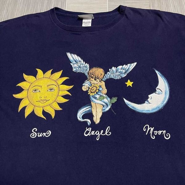 treasure house autismss i can't feel the ice through day and night angel oversize loose street short sleeve t-shirt, White;black
treasure house autismss i can't feel the ice through day and night angel oversize loose street short sleeve t-shirt, White;black