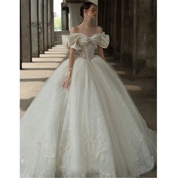 2023 bow lace a line wedding dress satin long sequined crystal lace appliques 3d flowers elegant bride gown arabic plus size robe de mariage, White
2023 bow lace a line wedding dress satin long sequined crystal lace appliques 3d flowers elegant bride gown arabic plus size robe de mariage, White