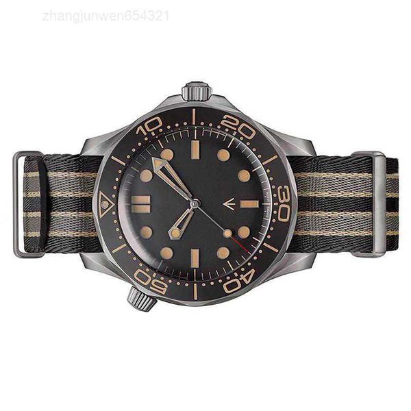 automatic mechanical watch movement diver edition mens fashion designer watchs montre de luxe reloj sports man wristwatches aaa qulaity, Slivery;black
automatic mechanical watch movement diver edition mens fashion designer watchs montre de luxe reloj sports man wristwatches aaa qulaity, Slivery;black
