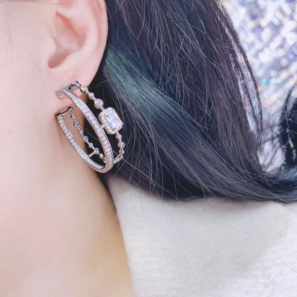 huggie trendy geometric bambo hoop earrings for women accessories full cubic zirconia earrings jewelry pendientes mujer moda e9205, Golden;silver
huggie trendy geometric bambo hoop earrings for women accessories full cubic zirconia earrings jewelry pendientes mujer moda e9205, Golden;silver