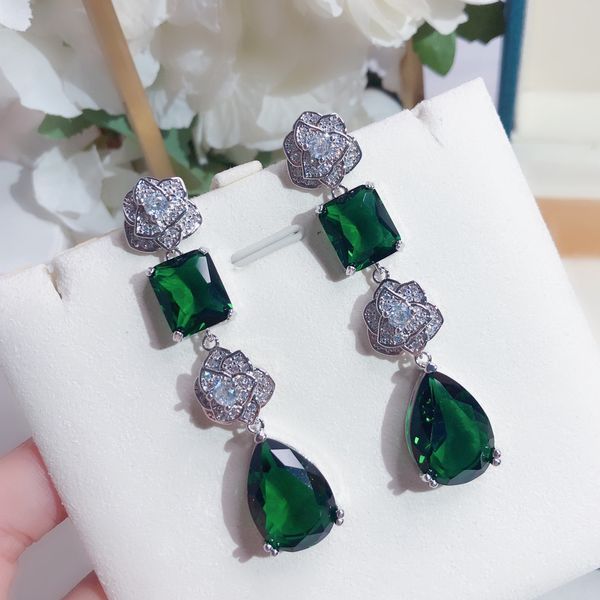 rose earrings, emitting a confident and soft charm of light, the perfect interpretation of youthful vitality and elegant extraordinary fashi, Silver
rose earrings, emitting a confident and soft charm of light, the perfect interpretation of youthful vitality and elegant extraordinary fashi, Silver