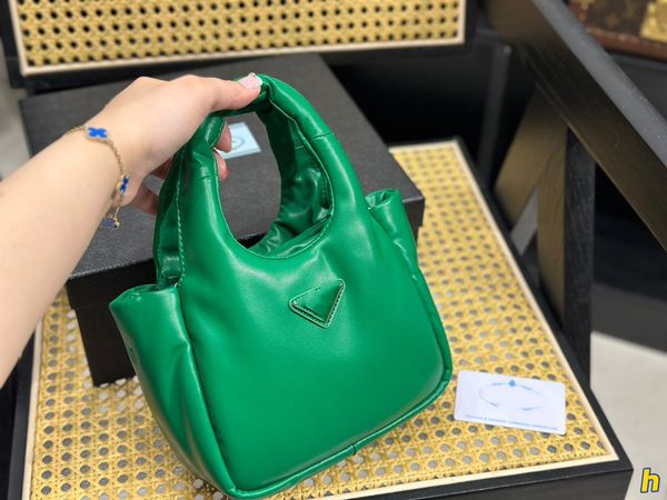 designer side dish blue pillow tiger print shoulder bag high-quality women's tote bacchus bag retro hardware cloudy handbag dinner soft
designer side dish blue pillow tiger print shoulder bag high-quality women's tote bacchus bag retro hardware cloudy handbag dinner soft
