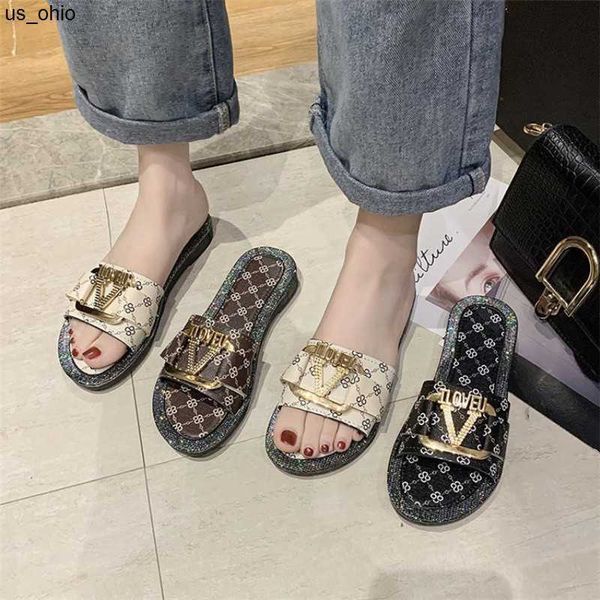 sandals famous designer design women' ssandals indoor slippers highquality letter button decoration flat beach shoes ladies sandals j05, Black
sandals famous designer design women' ssandals indoor slippers highquality letter button decoration flat beach shoes ladies sandals j05, Black