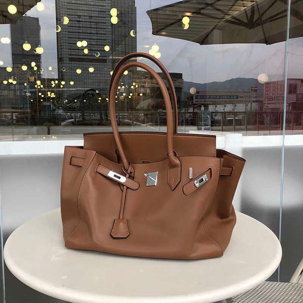 luxury tote bag original bags new true leather bag 35cm smooth cowhide tote bag large capacity underarm bag soft leather women's bag ca
luxury tote bag original bags new true leather bag 35cm smooth cowhide tote bag large capacity underarm bag soft leather women's bag ca