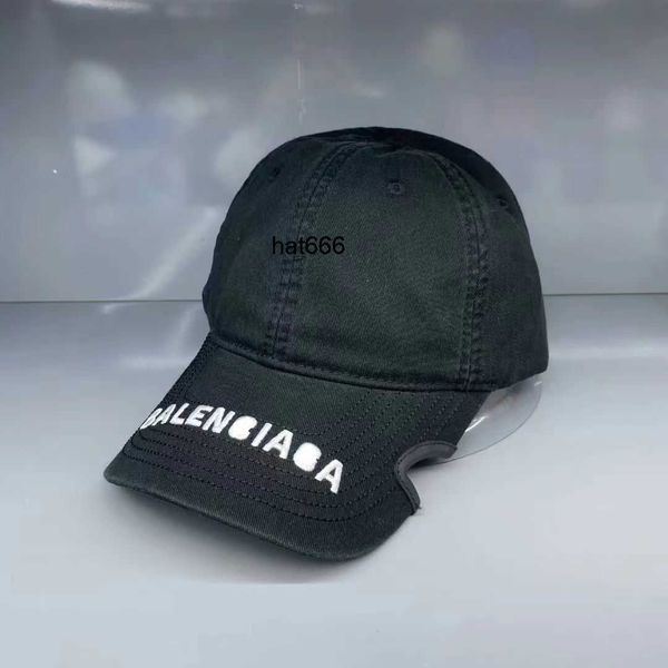 balencigas cutout duck tongue hat embroidered letter fashion four seasons versatile show face small hat, Blue;gray
balencigas cutout duck tongue hat embroidered letter fashion four seasons versatile show face small hat, Blue;gray