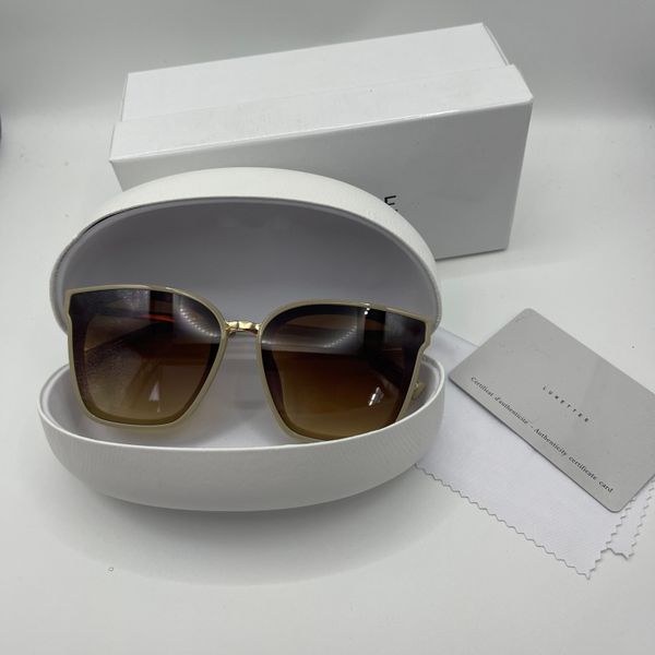 2023 new fashion sunglass men designer sunglasses for women full frame glasses uv400 luxury ce brand shade beach outdoor factory eyewear lun, White;black
2023 new fashion sunglass men designer sunglasses for women full frame glasses uv400 luxury ce brand shade beach outdoor factory eyewear lun, White;black