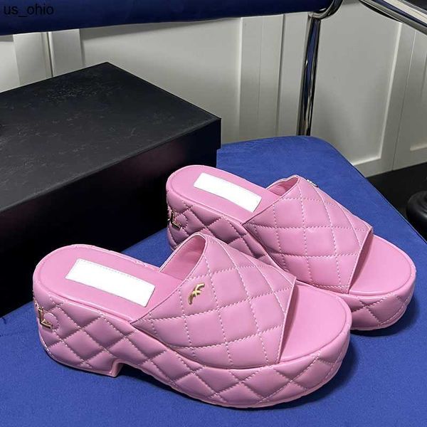 sandals designer womens platform wedge heels sandals slip on slippers classic pink retro black slides ladies flip flops quilted texture mule
sandals designer womens platform wedge heels sandals slip on slippers classic pink retro black slides ladies flip flops quilted texture mule