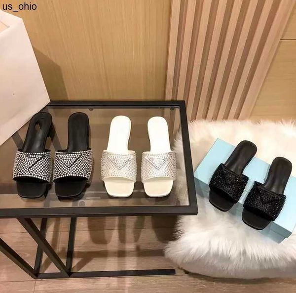 sandals designer rhinestone slippers sandals luxury slipper sandal new style flat bottom fashion outdoor leisure leather j230522, Black
sandals designer rhinestone slippers sandals luxury slipper sandal new style flat bottom fashion outdoor leisure leather j230522, Black