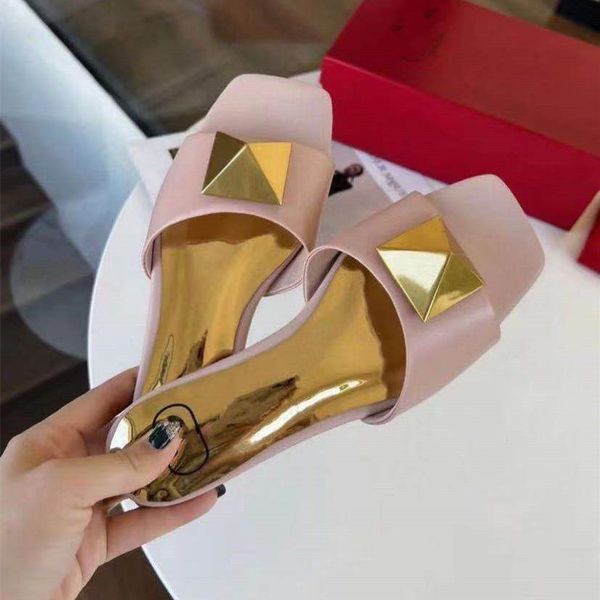 new pyramid hardware decorative button fashion slippers women's sandals sandals flat shoes, Black
new pyramid hardware decorative button fashion slippers women's sandals sandals flat shoes, Black