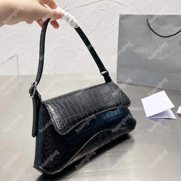 women shoulder bag high leather handbags fashion totes bags luxury designer pochette messenger wallet lady handbag mini tote pack casual pur, Black;red
women shoulder bag high leather handbags fashion totes bags luxury designer pochette messenger wallet lady handbag mini tote pack casual pur, Black;red