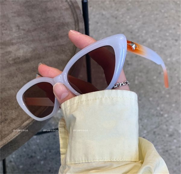 women's fashionable cat eye sunglasses, vacation sun visors, polarized sunglasses, summer high-end slimming effect, White;black
women's fashionable cat eye sunglasses, vacation sun visors, polarized sunglasses, summer high-end slimming effect, White;black
