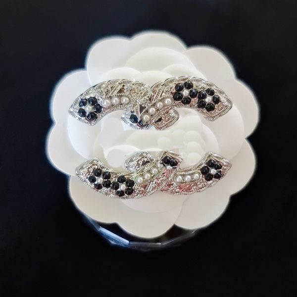 noble elegant women brooch designer pins emed stamp brooch pins brooches pearl c brand sier women badge brooch designer jewelry gift, Gray
noble elegant women brooch designer pins emed stamp brooch pins brooches pearl c brand sier women badge brooch designer jewelry gift, Gray