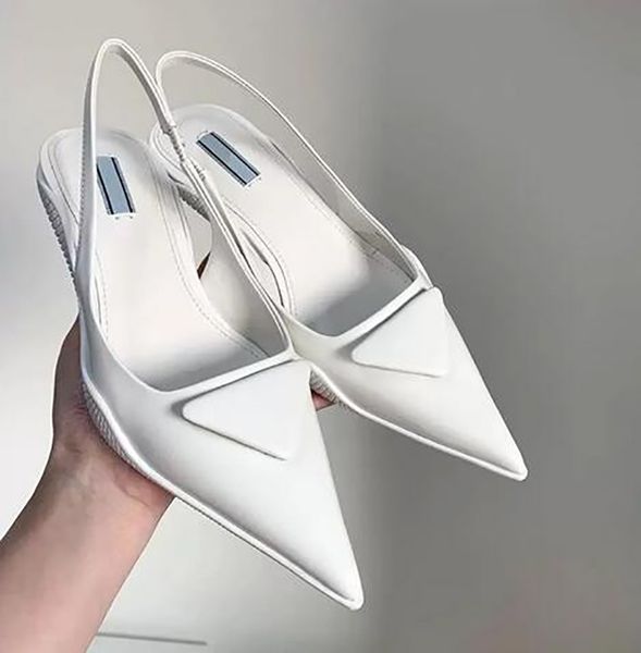 fashion flat sandals summer casual women flip flops lady shoes flat ladies patent leather patent slippers designer luxury size 35-40, Black
fashion flat sandals summer casual women flip flops lady shoes flat ladies patent leather patent slippers designer luxury size 35-40, Black