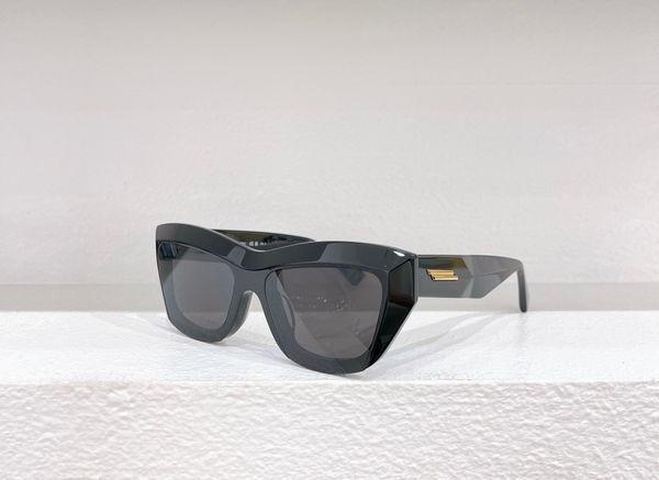 womens sunglasses for women men sun glasses mens fashion style protects eyes uv400 lens with random box and case 1218, White;black
womens sunglasses for women men sun glasses mens fashion style protects eyes uv400 lens with random box and case 1218, White;black
