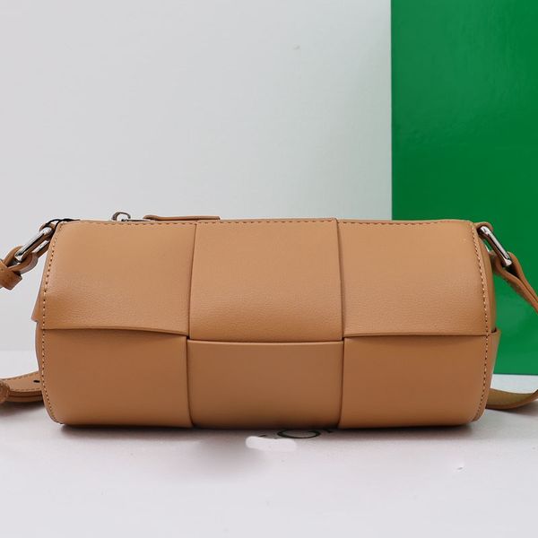 woven cylinder crossbody bag braided leather handbags fashion letter cross body bags adjustable strap zipper closure clutch wallet designer
woven cylinder crossbody bag braided leather handbags fashion letter cross body bags adjustable strap zipper closure clutch wallet designer