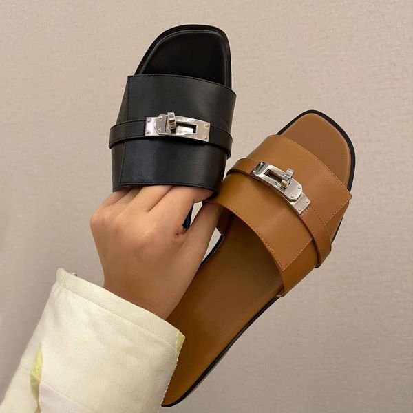 luxurys designers sandals for women fashion classic slides flats leather rubber flip flops bottoms beach shoes loafers size 35-40, Black
luxurys designers sandals for women fashion classic slides flats leather rubber flip flops bottoms beach shoes loafers size 35-40, Black