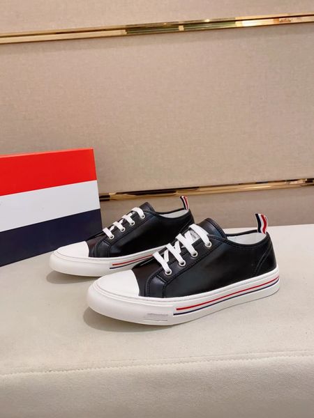 luxury casual shoes thoms shearling tech sneakers shoes men white black leather sole runner sports stripes rubber midsole comfort walking fo
luxury casual shoes thoms shearling tech sneakers shoes men white black leather sole runner sports stripes rubber midsole comfort walking fo