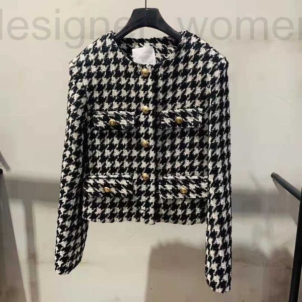 women's jackets designer 2021 autumn new women's o-neck long sleeve tweed woolen color block houndstooth plaid grid fashion coat c, Black;brown
women's jackets designer 2021 autumn new women's o-neck long sleeve tweed woolen color block houndstooth plaid grid fashion coat c, Black;brown
