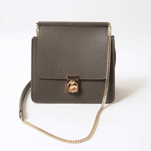 french design polene lychee grain crossbody one shoulder portable mini fine chain small square bag 230524
french design polene lychee grain crossbody one shoulder portable mini fine chain small square bag 230524