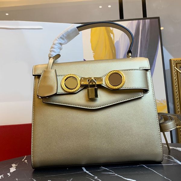 women handbag lady tote bag crossbody bags handle head portrait stamped lock hardware classic letter fashion weekends handbags removable sho
women handbag lady tote bag crossbody bags handle head portrait stamped lock hardware classic letter fashion weekends handbags removable sho