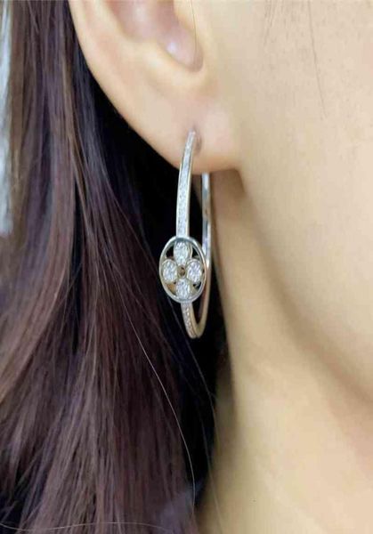 earring women luxury clover hoop earrings elegant korean fashion jewelry party girls zircon accessories circle earring zk308498214, Golden
earring women luxury clover hoop earrings elegant korean fashion jewelry party girls zircon accessories circle earring zk308498214, Golden