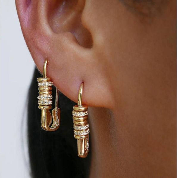 2021 new design slider moving round spacer beads pave white cz safety pin earring for women fashion9424454, Golden;silver
2021 new design slider moving round spacer beads pave white cz safety pin earring for women fashion9424454, Golden;silver