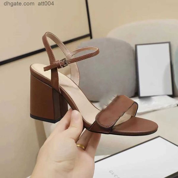 2023 women's fashion short heels luxury sandals chunky heels leather 8cm office lady casual summer holiday beach heels shoe lady black
2023 women's fashion short heels luxury sandals chunky heels leather 8cm office lady casual summer holiday beach heels shoe lady black