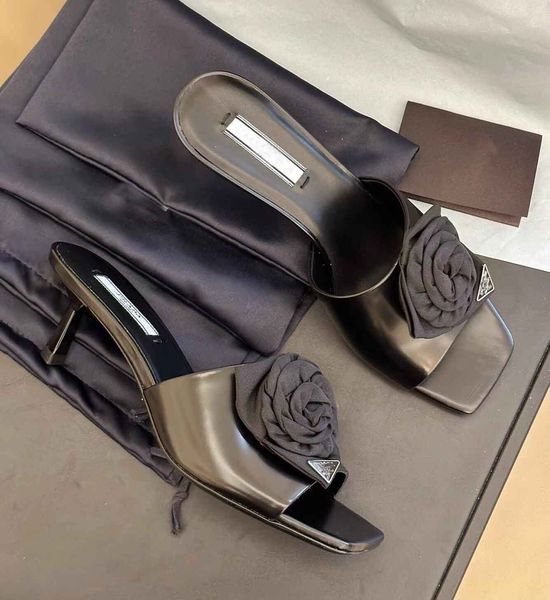 s/s23 summer brushed leather sandals shoes women rose flower varnished heel metal lettering logo slip on slide lady slippers excellent walki, Black
s/s23 summer brushed leather sandals shoes women rose flower varnished heel metal lettering logo slip on slide lady slippers excellent walki, Black