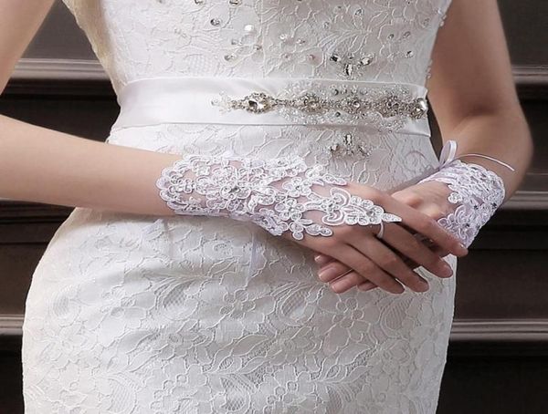factory direct bride wedding lace hook beaded gloves short foreign trade3116033, White
factory direct bride wedding lace hook beaded gloves short foreign trade3116033, White