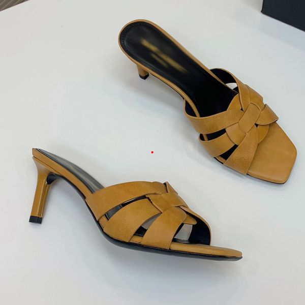 2023 retro slippers letter sandals shoes flops genuine leather casual ladies flat slipper summer outdoor beach loafer party holiday fashion, Black
2023 retro slippers letter sandals shoes flops genuine leather casual ladies flat slipper summer outdoor beach loafer party holiday fashion, Black