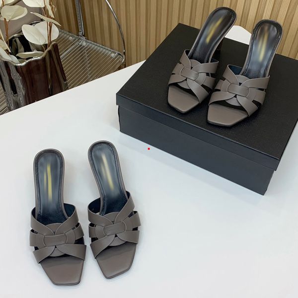 2023 retro slippers letter sandals shoes flops genuine leather casual ladies flat slipper summer outdoor beach loafer party holiday fashion, Black
2023 retro slippers letter sandals shoes flops genuine leather casual ladies flat slipper summer outdoor beach loafer party holiday fashion, Black