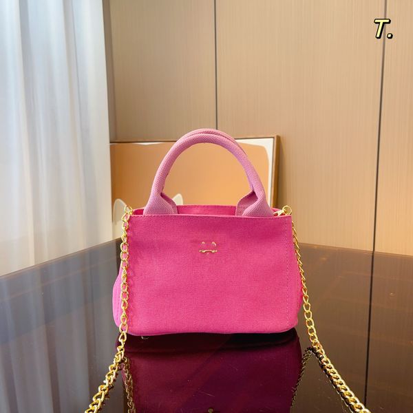 handbag female upper body is very matching the most important is age reduction, a lot of stars are using the feel is very comfortable, but t
handbag female upper body is very matching the most important is age reduction, a lot of stars are using the feel is very comfortable, but t