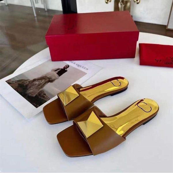 new pyramid hardware decorative button fashion slippers european and american women's sandals sandals flat shoes, Black
new pyramid hardware decorative button fashion slippers european and american women's sandals sandals flat shoes, Black