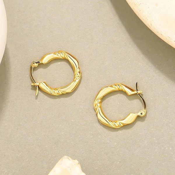 huggie silvology 925 sterling silver twist irregular hoop earrings for women nordic style round simple earrings fashion designer jewel, Golden;silver
huggie silvology 925 sterling silver twist irregular hoop earrings for women nordic style round simple earrings fashion designer jewel, Golden;silver